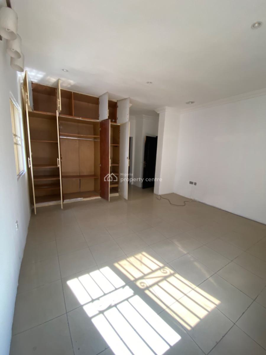 8 Bedroom Semi Detached House with Bq, Close to Evercare Hospital, Lekki Phase 1, Lekki, Lagos, Semi-detached Duplex for Rent