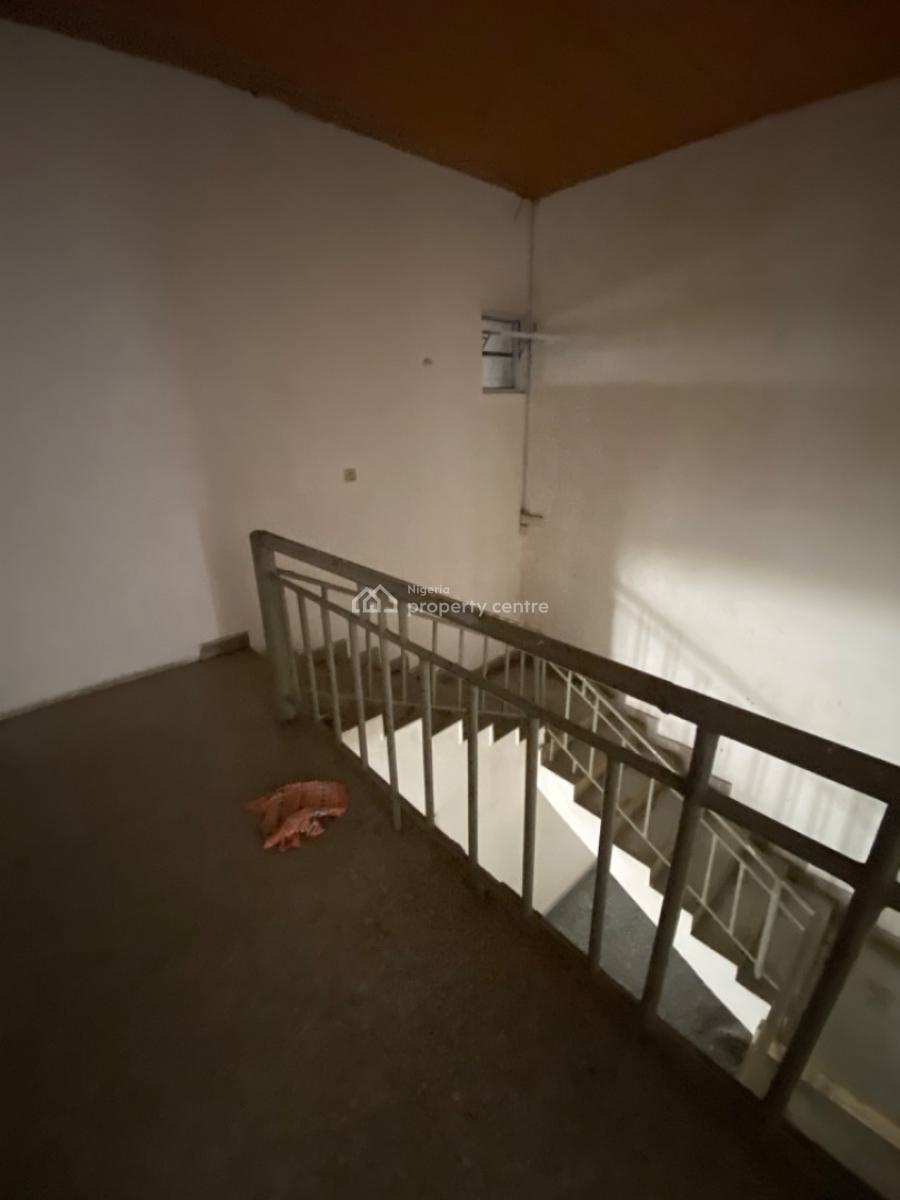 8 Bedroom Semi Detached House with Bq, Close to Evercare Hospital, Lekki Phase 1, Lekki, Lagos, Semi-detached Duplex for Rent