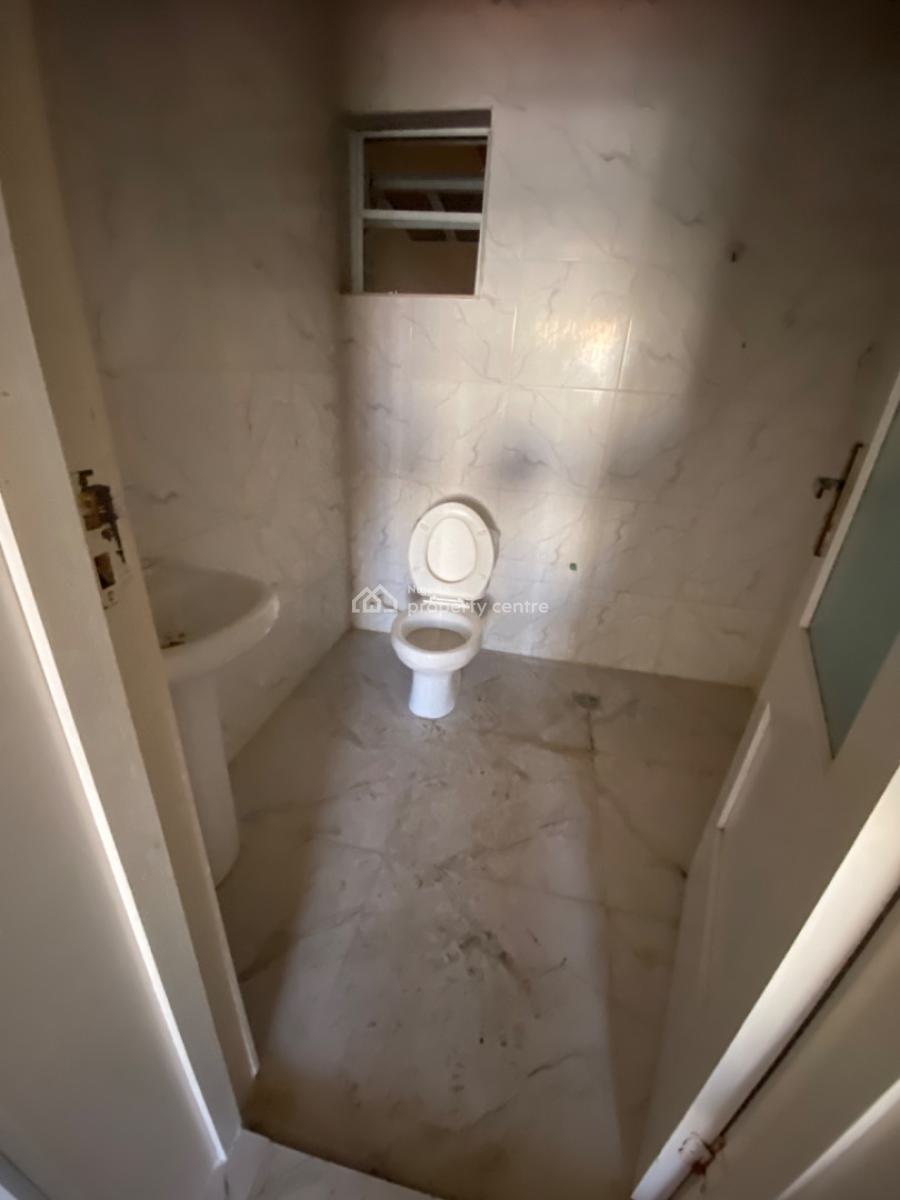 8 Bedroom Semi Detached House with Bq, Close to Evercare Hospital, Lekki Phase 1, Lekki, Lagos, Semi-detached Duplex for Rent