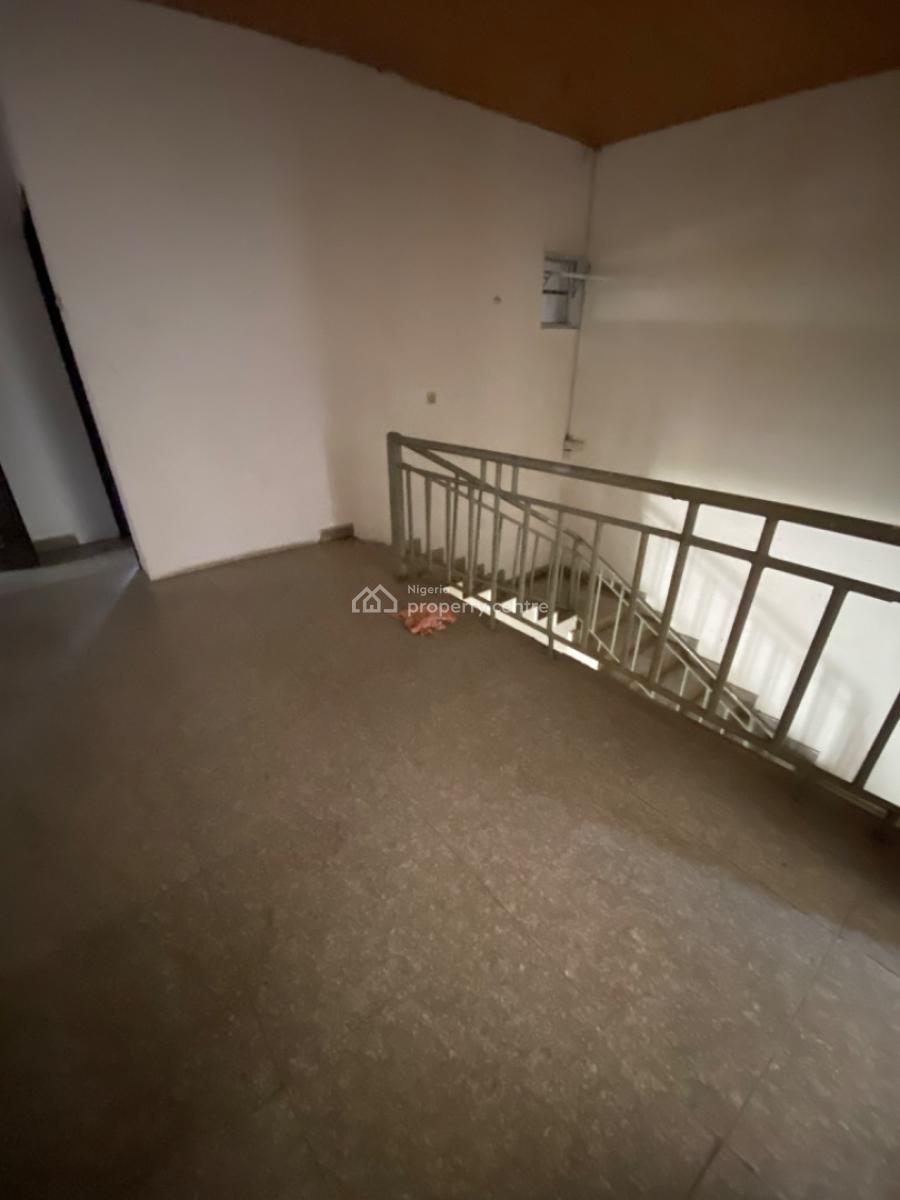 8 Bedroom Semi Detached House with Bq, Close to Evercare Hospital, Lekki Phase 1, Lekki, Lagos, Semi-detached Duplex for Rent