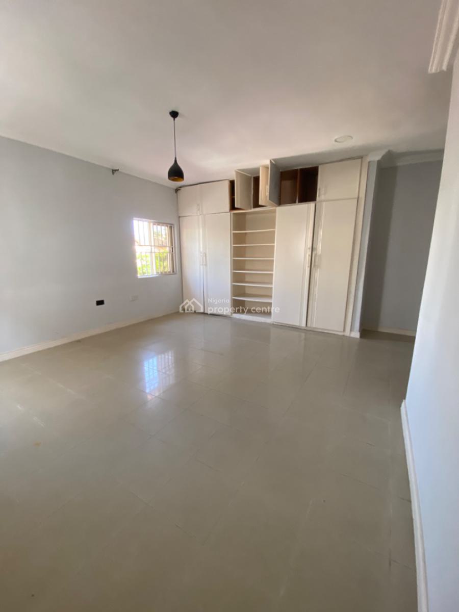 8 Bedroom Semi Detached House with Bq, Close to Evercare Hospital, Lekki Phase 1, Lekki, Lagos, Semi-detached Duplex for Rent