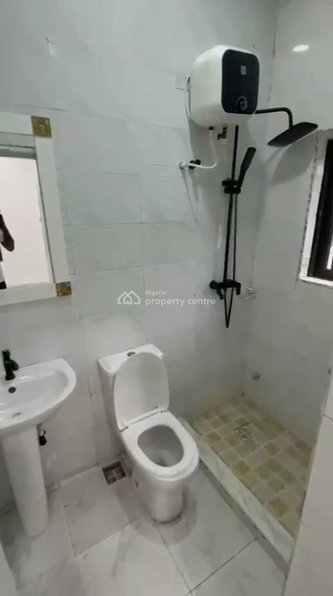 Lovely 2bedroom Flat Ground-floor Ensuite, Ilasan, Ikate, Lekki, Lagos, Flat / Apartment for Rent