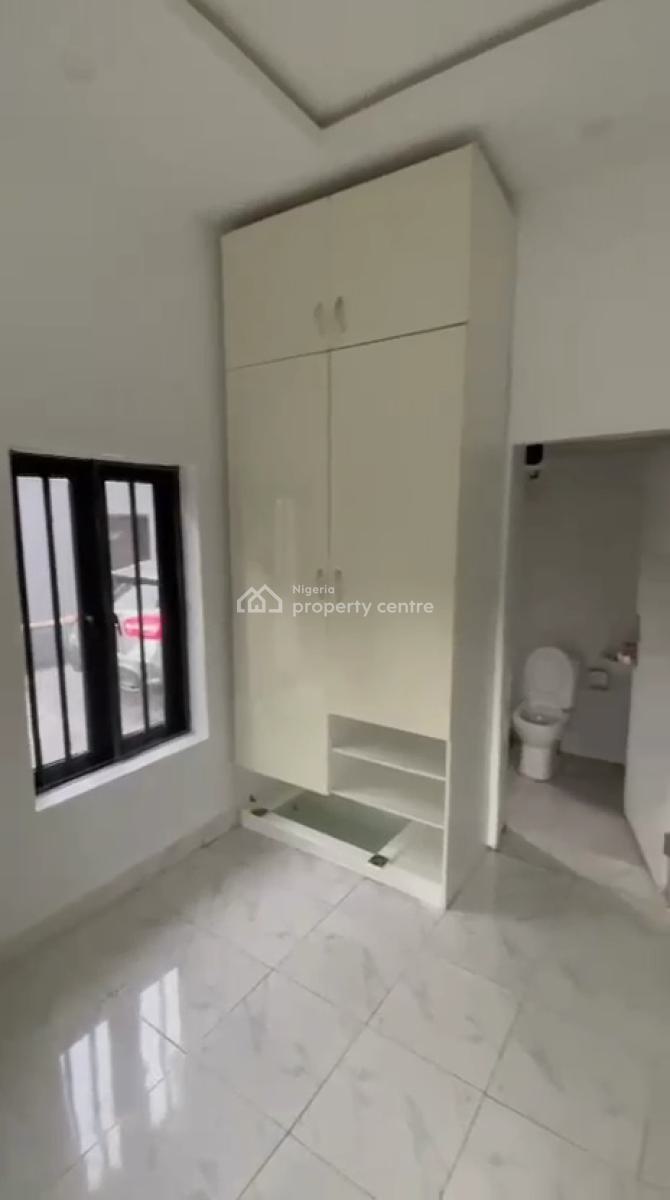 Lovely 2bedroom Flat Ground-floor Ensuite, Ilasan, Ikate, Lekki, Lagos, Flat / Apartment for Rent