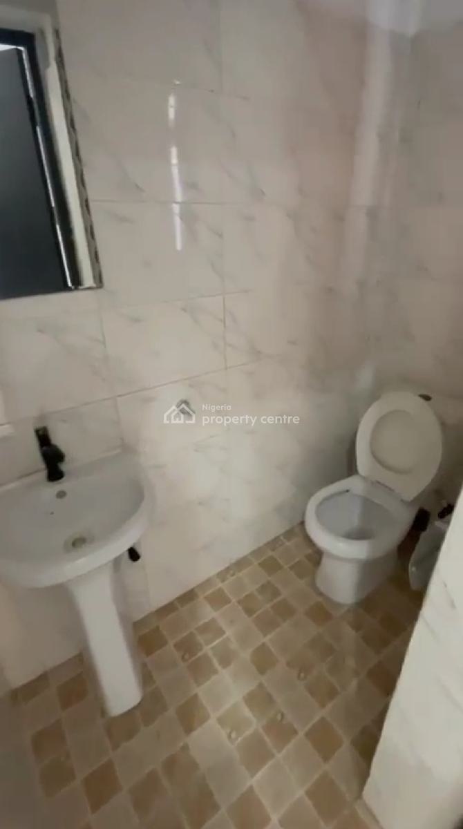 Lovely 2bedroom Flat Ground-floor Ensuite, Ilasan, Ikate, Lekki, Lagos, Flat / Apartment for Rent