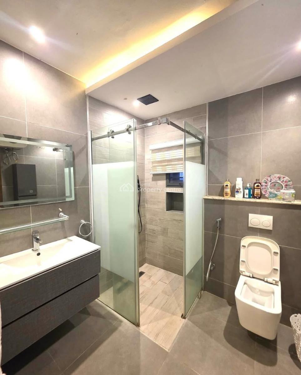 Cossy Beautiful 3 Bedrooms Terrace, Guzape District, Abuja, House Short Let