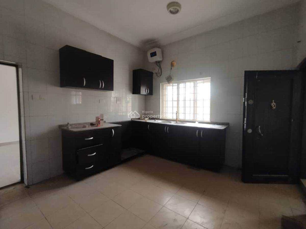 Spacious 3 Bedroom Apartment, Jahi, Jahi, Abuja, Flat / Apartment for Rent
