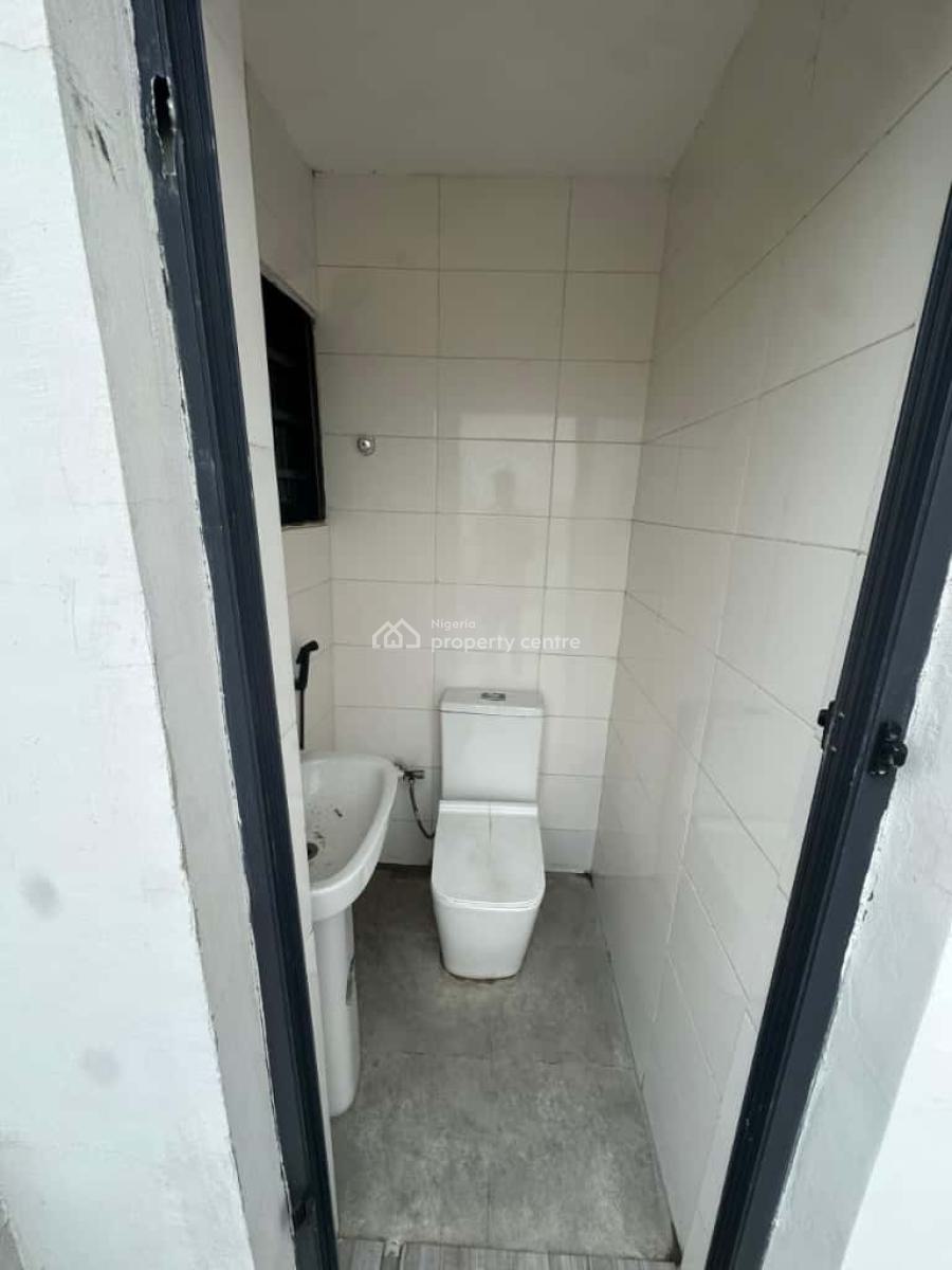 Brand New 2 Bedroom Penthouse 4th Floor, Ologolo, Lekki, Lagos, Flat / Apartment for Rent
