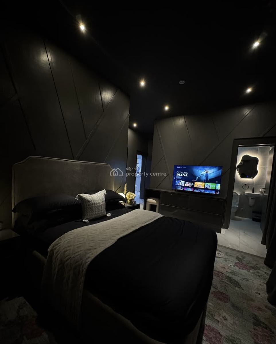 Dark Themed, Cozy 2 Bedroom Apartment, Admiralty Way, Lekki Phase 1, Lekki, Lagos, Flat / Apartment Short Let