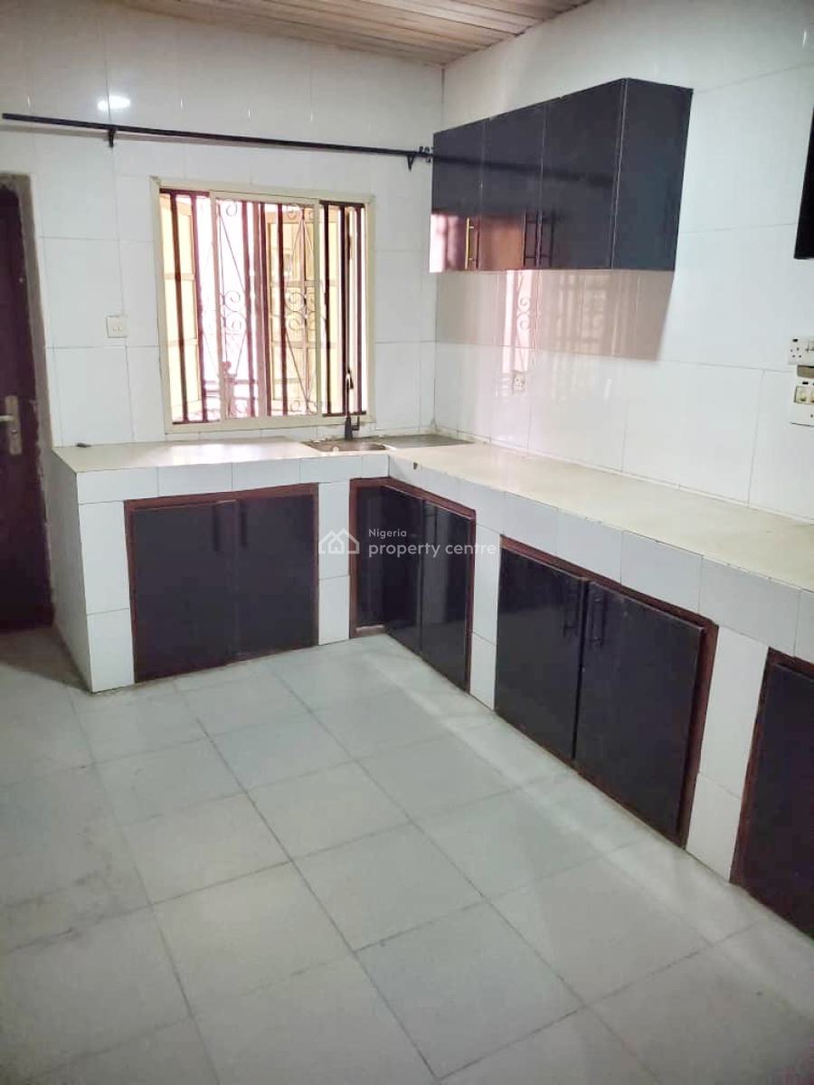 Luxury 3 Bedroom Apartment in an Estate, Magodo Phase 1, Magodo, Lagos, Flat / Apartment for Rent