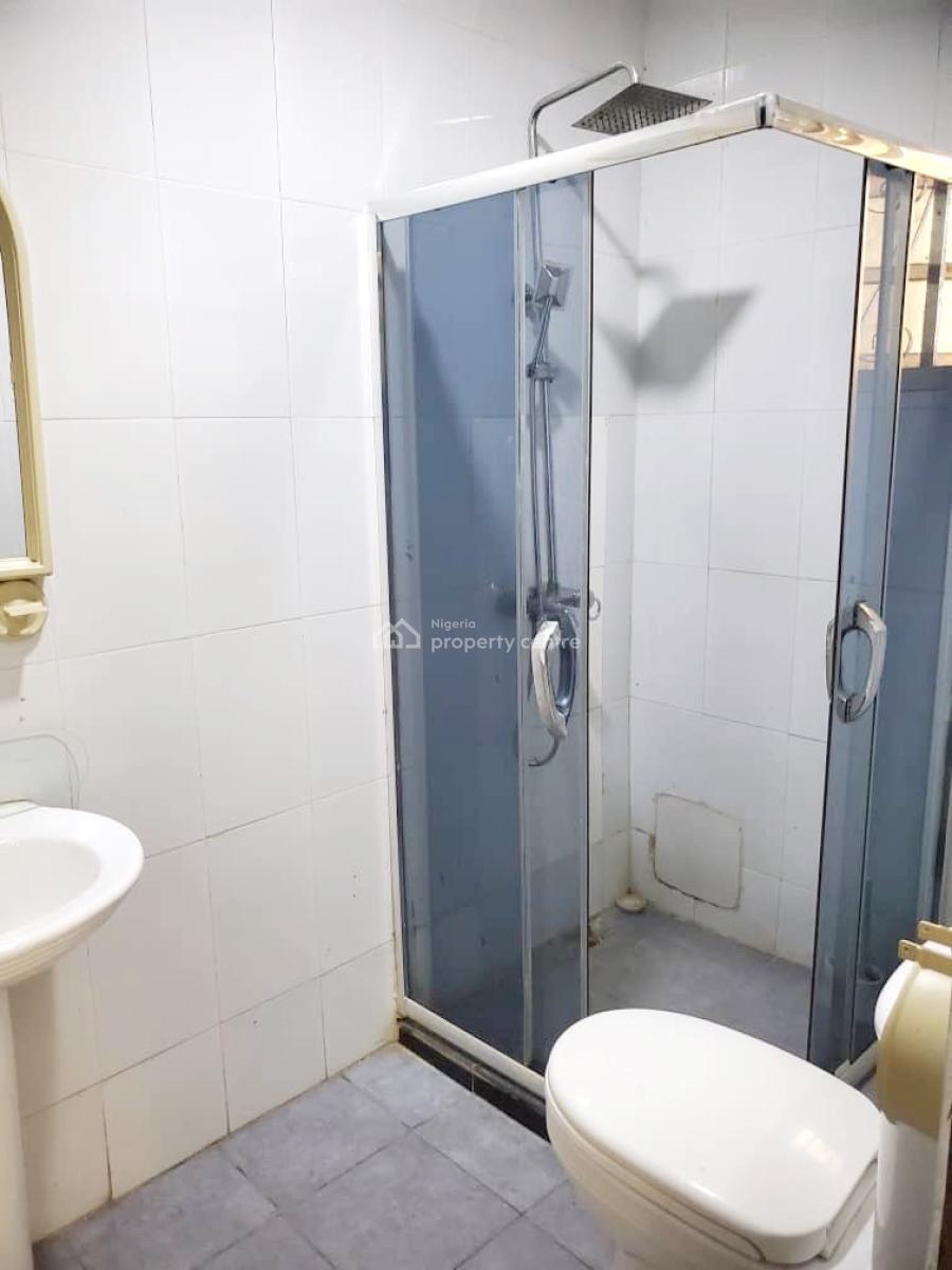Luxury 3 Bedroom Apartment in an Estate, Magodo Phase 1, Magodo, Lagos, Flat / Apartment for Rent