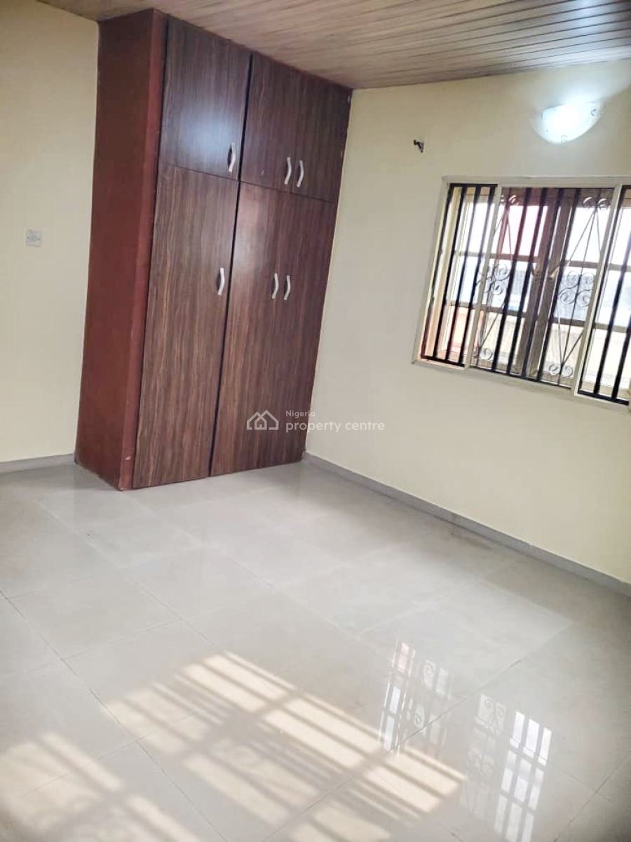 Luxury 3 Bedroom Apartment in an Estate, Magodo Phase 1, Magodo, Lagos, Flat / Apartment for Rent
