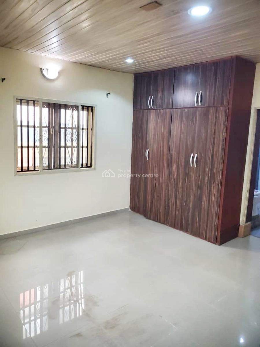 Luxury 3 Bedroom Apartment in an Estate, Magodo Phase 1, Magodo, Lagos, Flat / Apartment for Rent