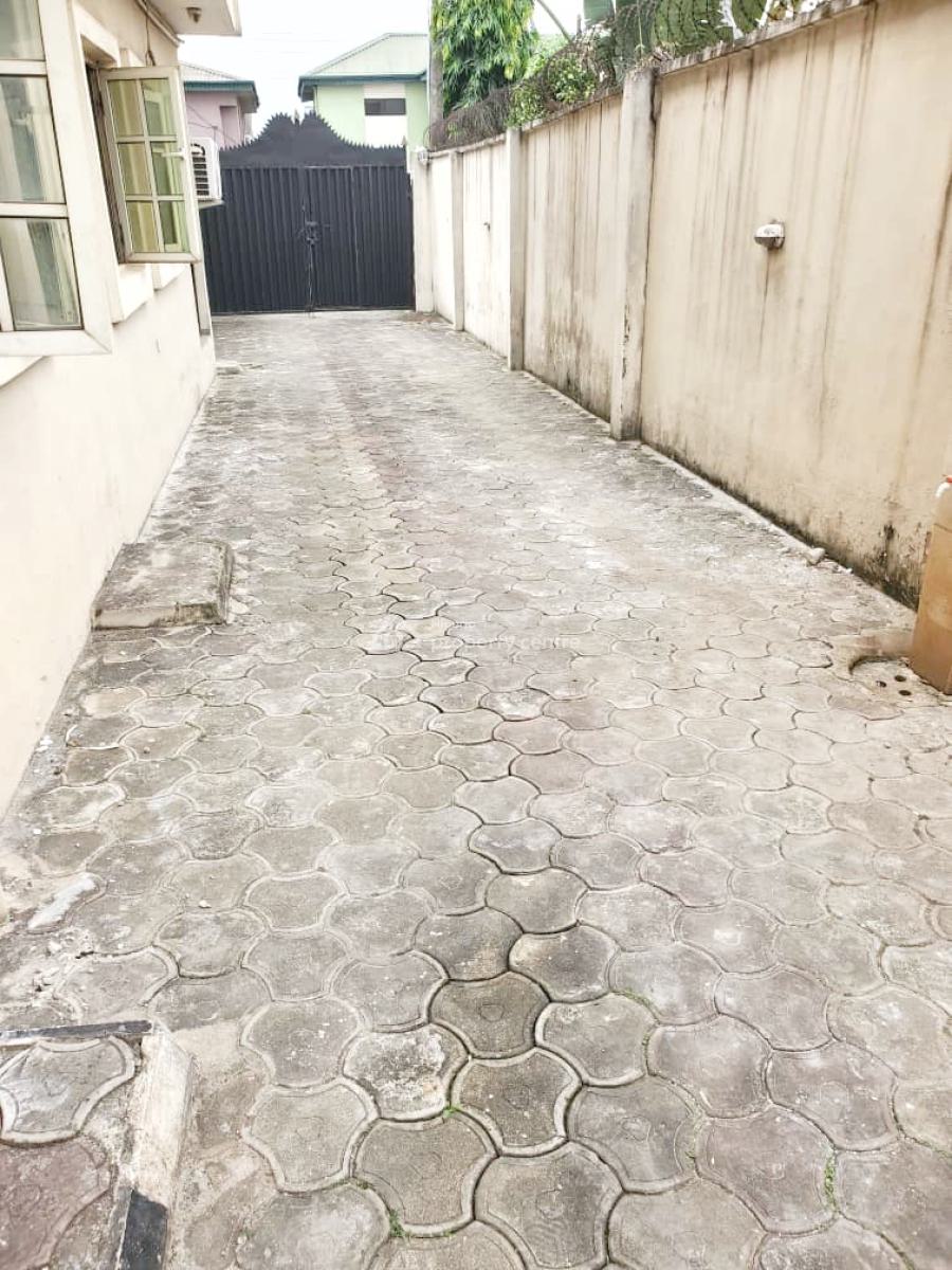 Luxury 3 Bedroom Apartment in an Estate, Magodo Phase 1, Magodo, Lagos, Flat / Apartment for Rent