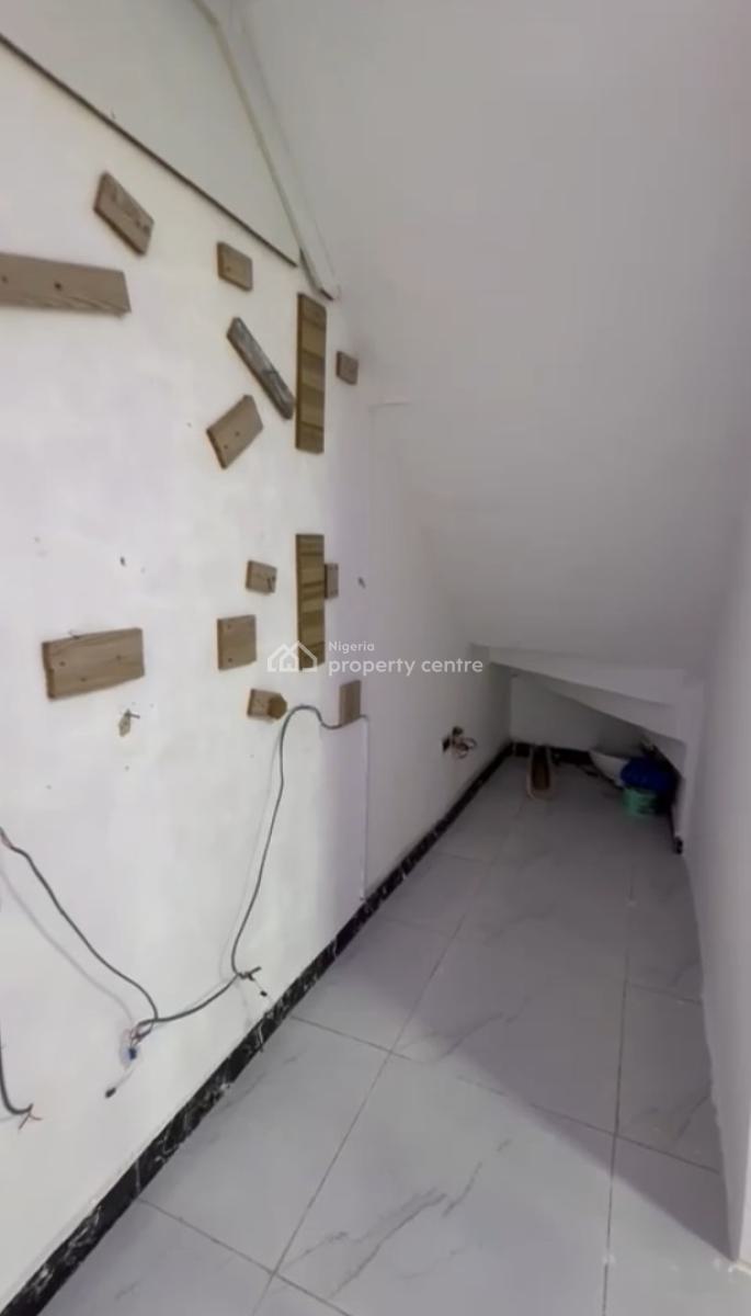 Very Spacious Studio Service Apartment, Van Daniel Estate, Lekki, Lagos, Self Contain (single Rooms) for Rent