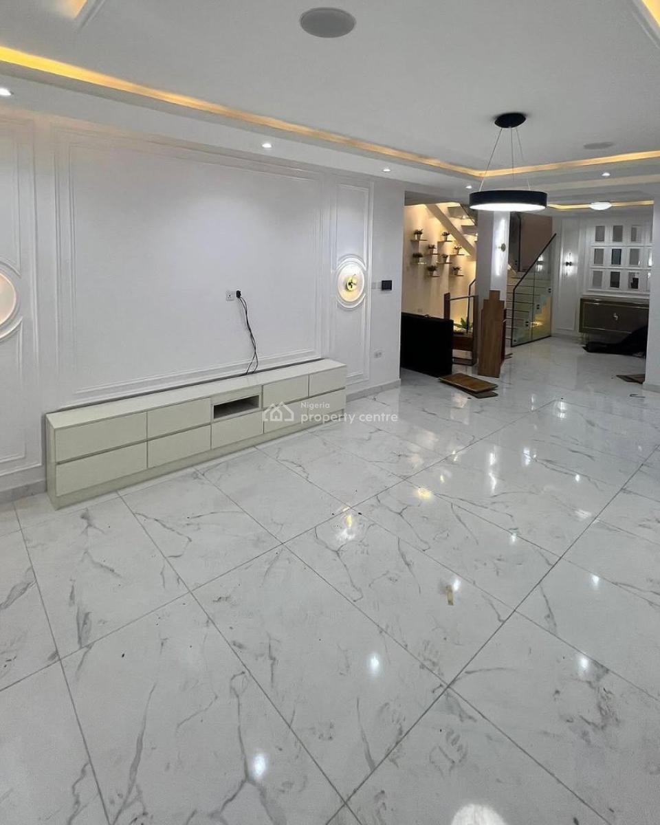 Beautifully Designed 4 Bedroom Maisonette with a Swimming Pool, Lekki Phase 1, Lekki, Lagos, Detached Duplex for Sale