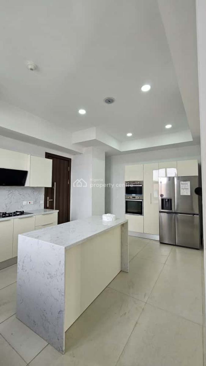 Massive Spacious and Ultra-luxury 3 Bedroom Apartment with Swimming, Lekki Phase 1, Lekki, Lagos, Block of Flats for Sale