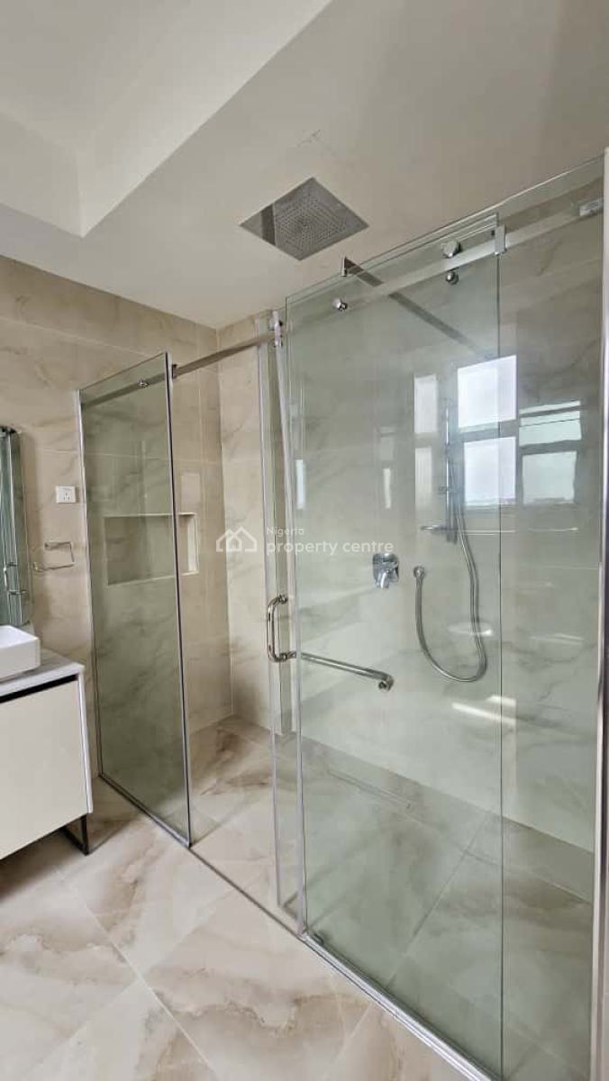 Massive Spacious and Ultra-luxury 3 Bedroom Apartment with Swimming, Lekki Phase 1, Lekki, Lagos, Block of Flats for Sale