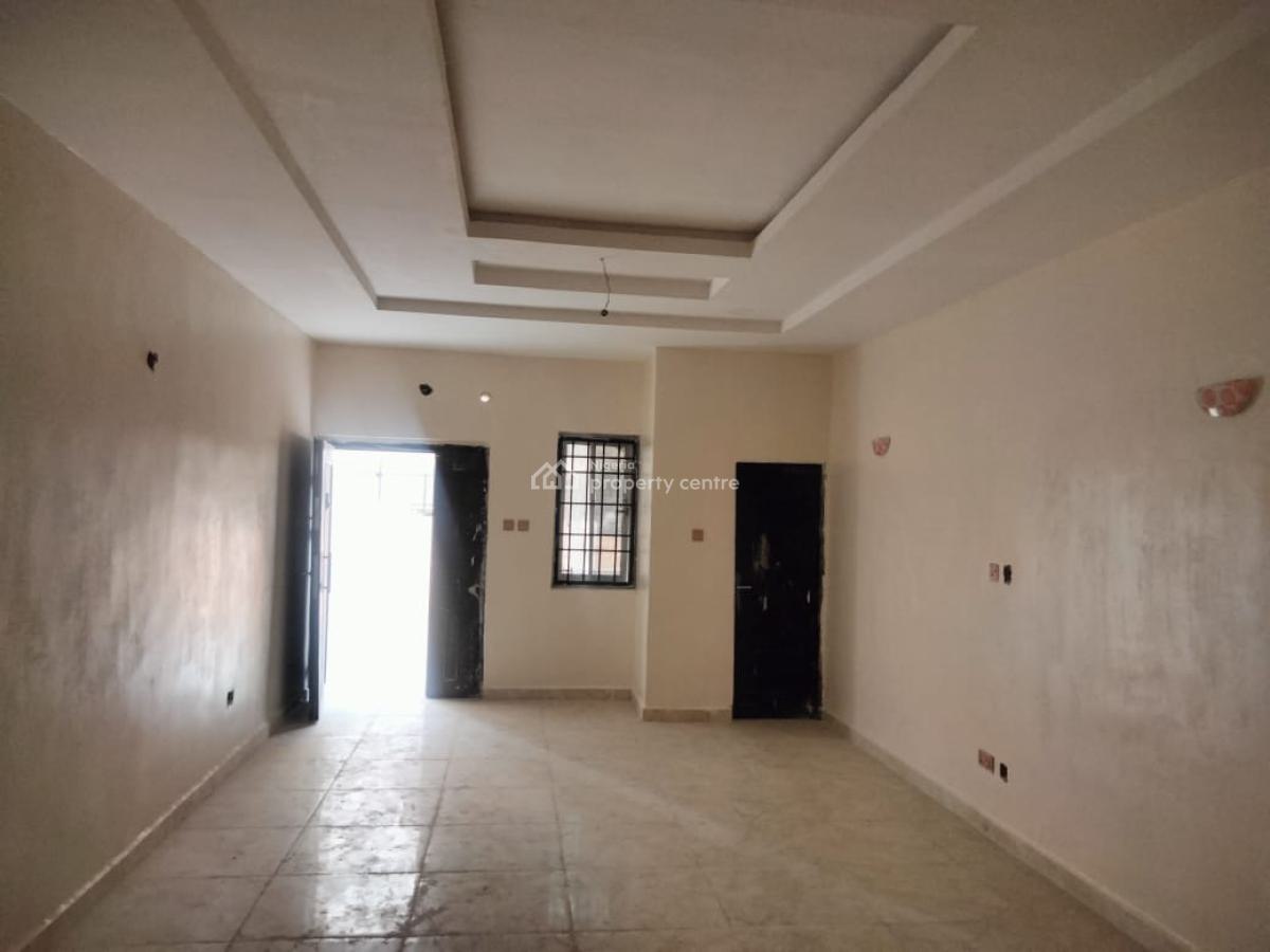 Nice 3 Bedroom Flat, By American School Tarred Road, Garki, Abuja, Flat / Apartment for Rent