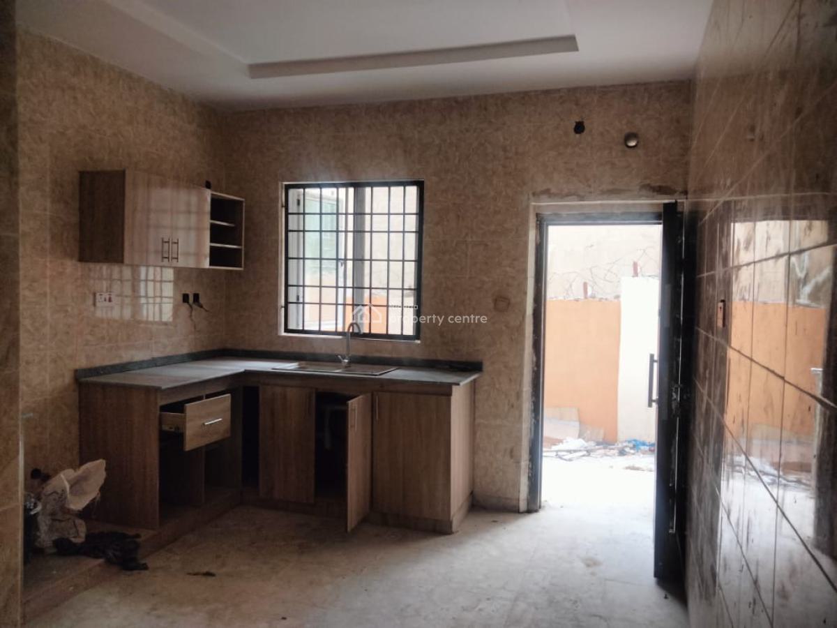 Nice 3 Bedroom Flat, By American School Tarred Road, Garki, Abuja, Flat / Apartment for Rent