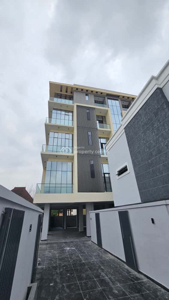 Impeccable Luxury Finishing 3 Bedroom Apartment with a Swimming Pool, Lekki Phase 1, Lekki, Lagos, Block of Flats for Sale
