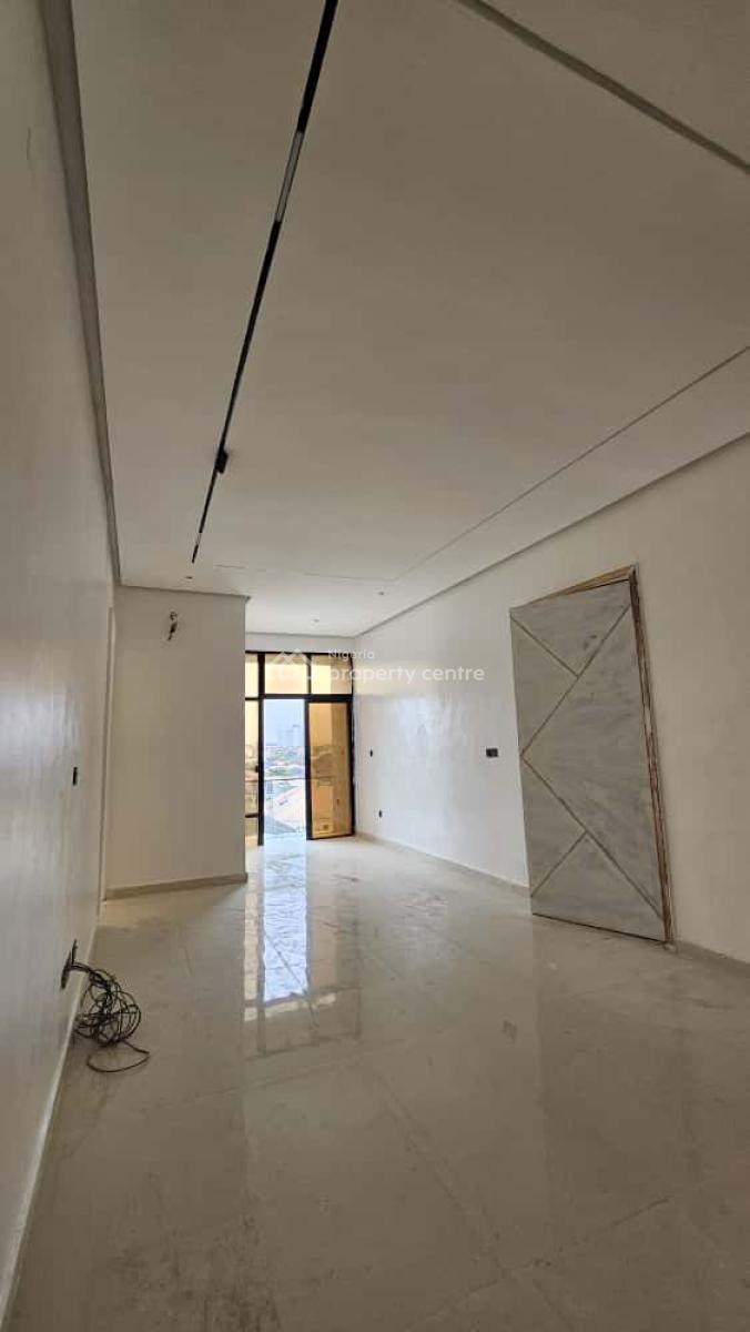 Impeccable Luxury Finishing 3 Bedroom Apartment with a Swimming Pool, Lekki Phase 1, Lekki, Lagos, Block of Flats for Sale