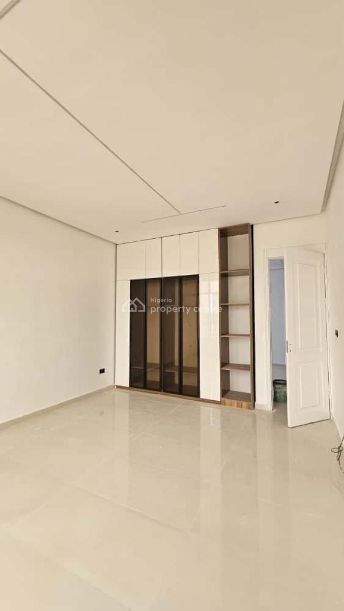 Impeccable Luxury Finishing 3 Bedroom Apartment with a Swimming Pool, Lekki Phase 1, Lekki, Lagos, Block of Flats for Sale