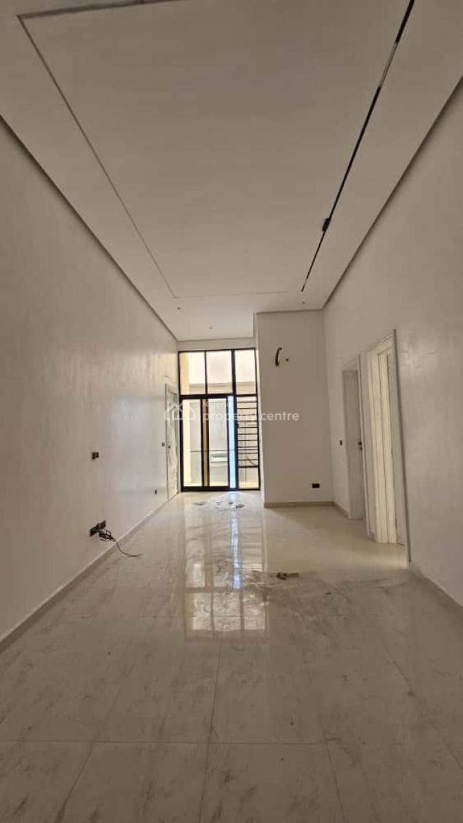 Impeccable Luxury Finishing 3 Bedroom Apartment with a Swimming Pool, Lekki Phase 1, Lekki, Lagos, Block of Flats for Sale