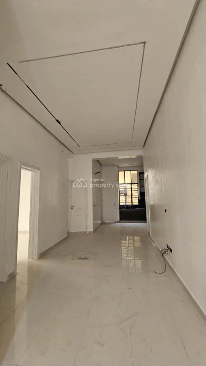 Impeccable Luxury Finishing 3 Bedroom Apartment with a Swimming Pool, Lekki Phase 1, Lekki, Lagos, Block of Flats for Sale