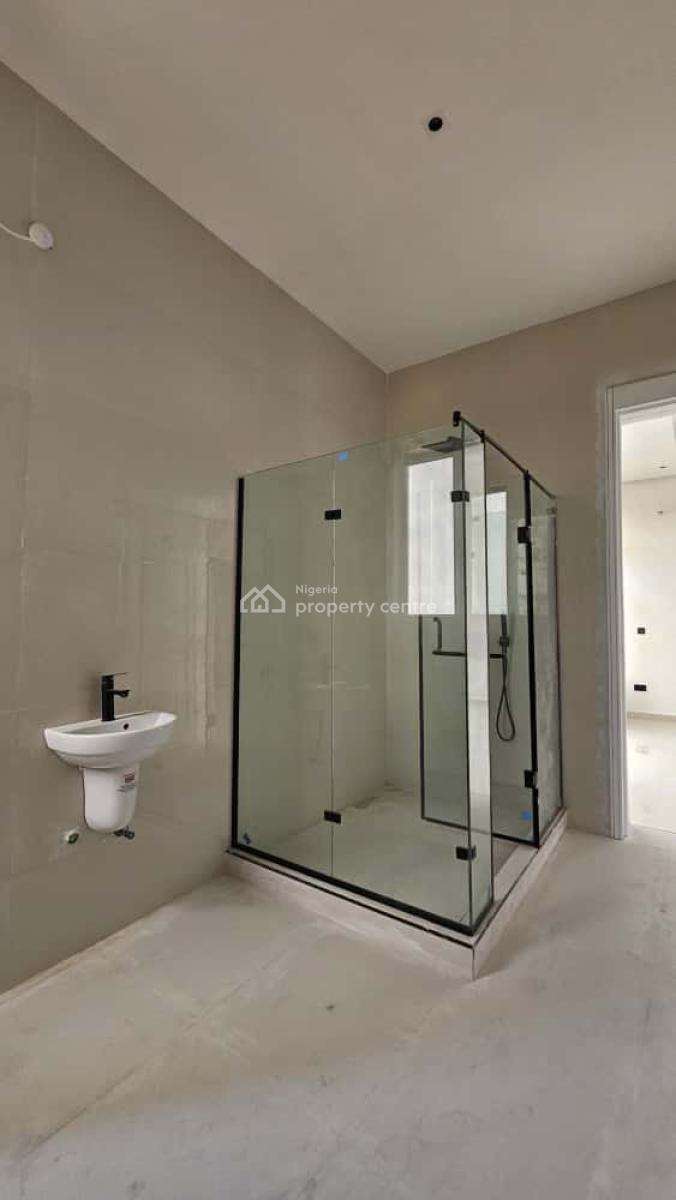 Impeccable Luxury Finishing 3 Bedroom Apartment with a Swimming Pool, Lekki Phase 1, Lekki, Lagos, Block of Flats for Sale