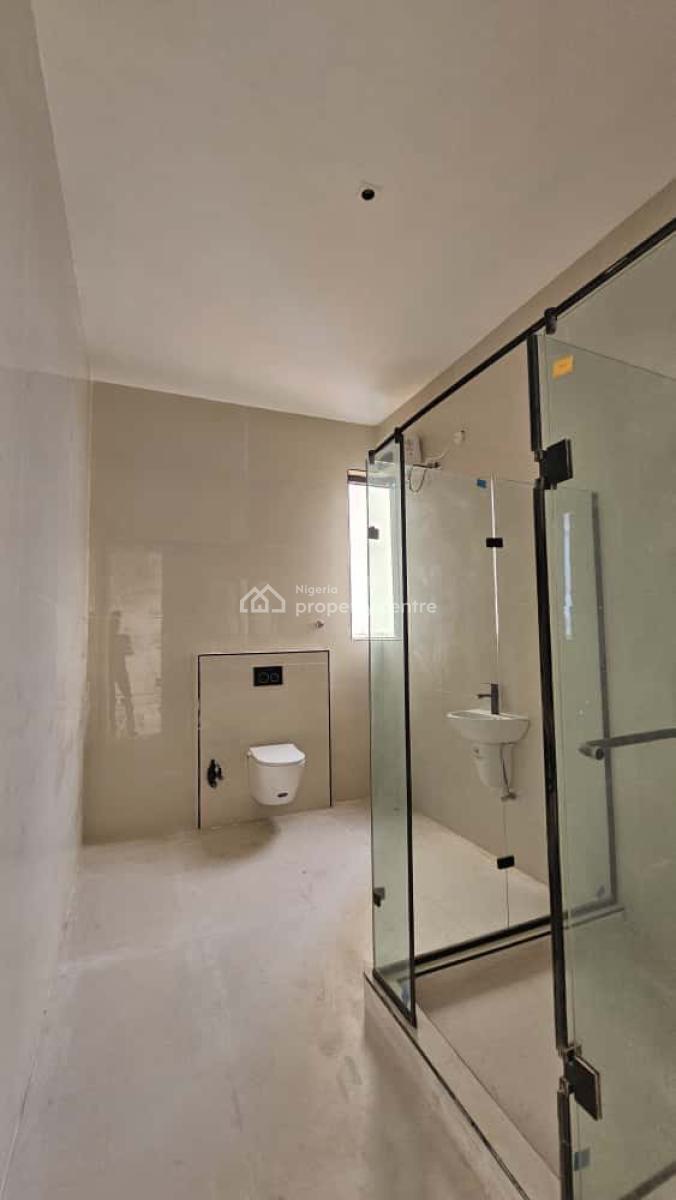 Impeccable Luxury Finishing 3 Bedroom Apartment with a Swimming Pool, Lekki Phase 1, Lekki, Lagos, Block of Flats for Sale