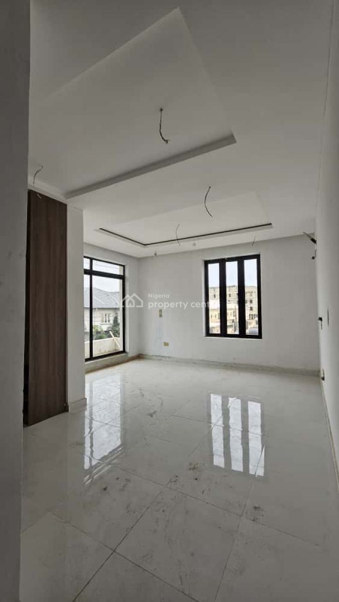 Lovely 2-bedroom Apartment in a Very Strategic Location Perfect, Lekki Phase 1, Lekki, Lagos, Block of Flats for Sale
