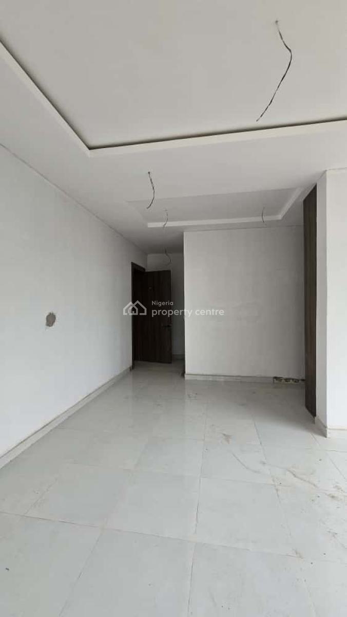 Lovely 2-bedroom Apartment in a Very Strategic Location Perfect, Lekki Phase 1, Lekki, Lagos, Block of Flats for Sale