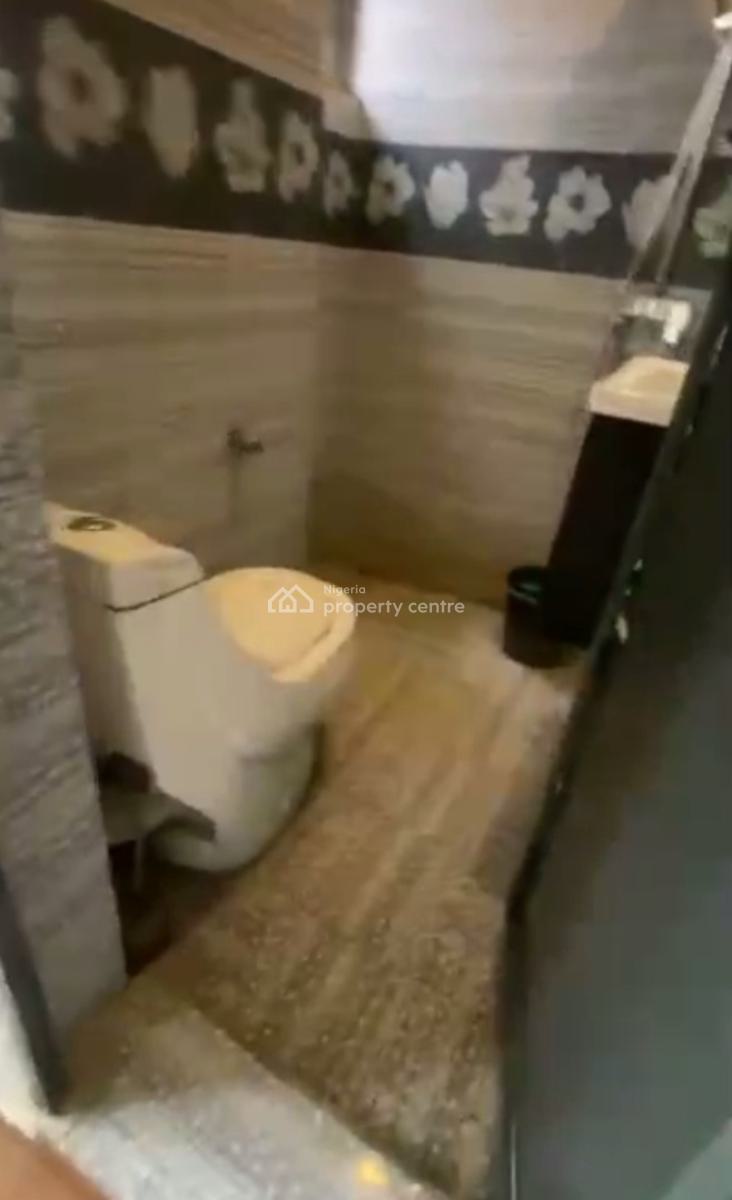Tastefully Finished 2 Bedroom Flat (upstairs)., Off Ishaga, Surulere, Lagos, Flat / Apartment for Rent