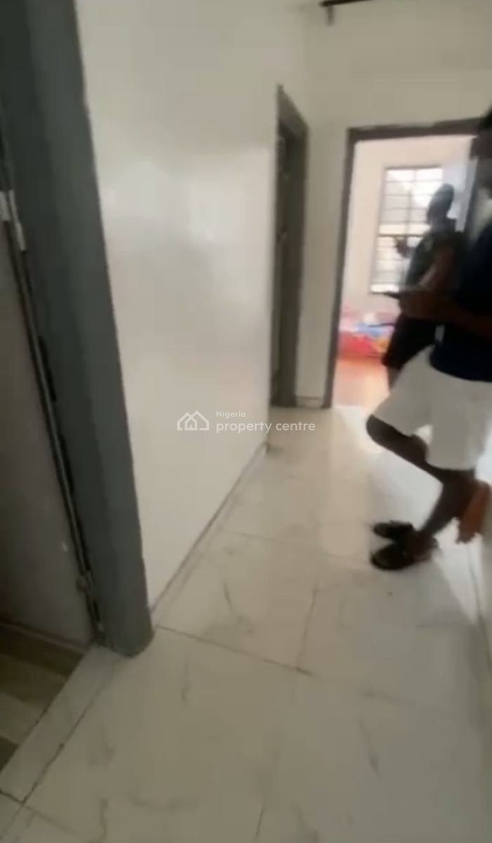 Tastefully Finished 2 Bedroom Flat (upstairs)., Off Ishaga, Surulere, Lagos, Flat / Apartment for Rent