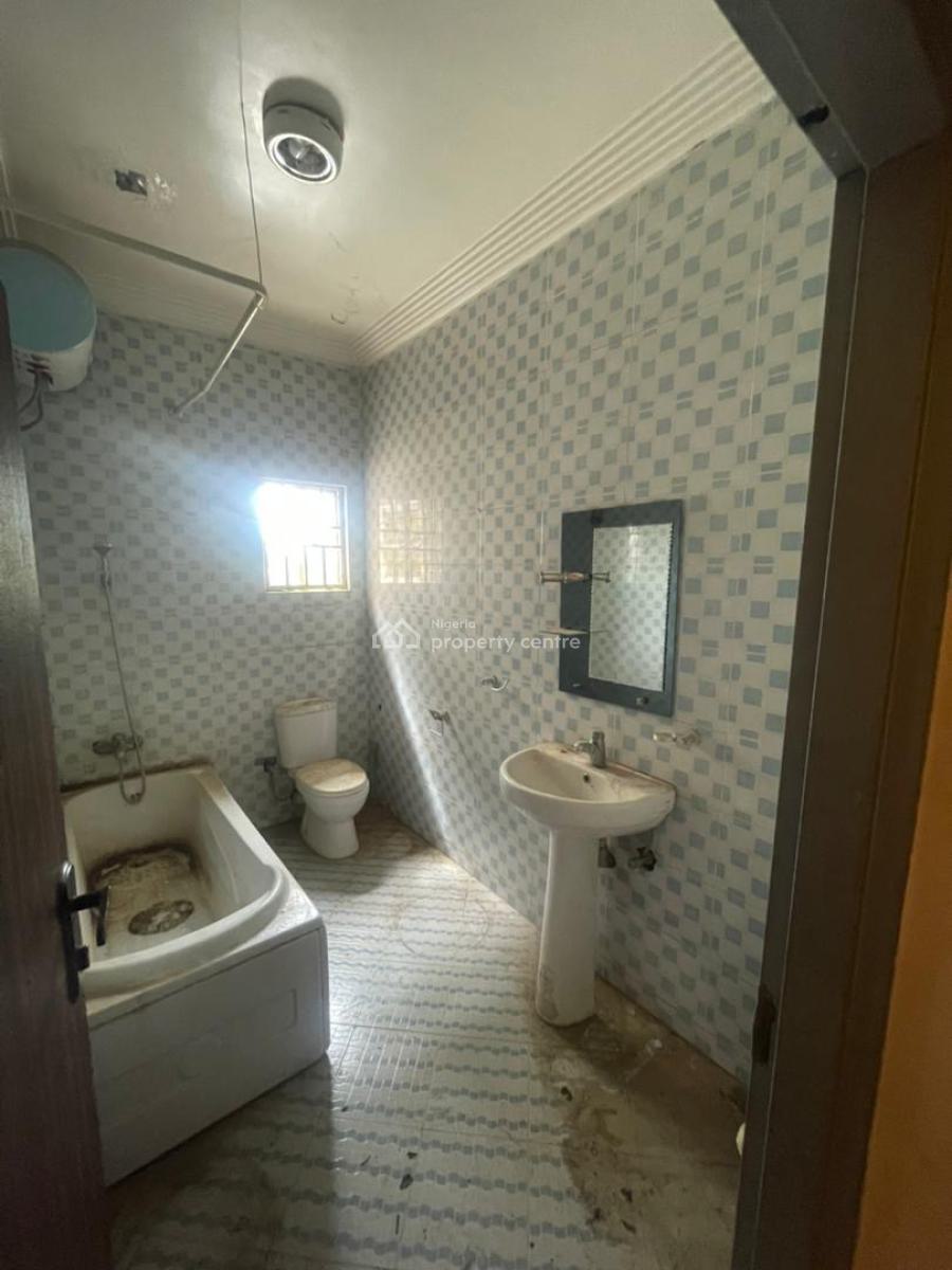 Well Finished 3 Bedroom Apartment in a Decent Neighborhood, Gishiri Junction, Katampe (main), Katampe, Abuja, Flat / Apartment for Rent