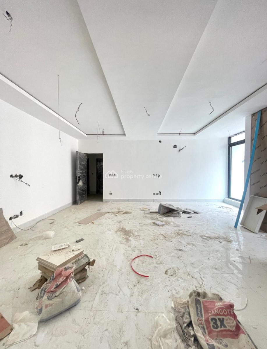 Fully Serviced Apartment with an Elevator and Fully Equipped Gym, Lekki Phase 1, Lekki, Lagos, Block of Flats for Sale