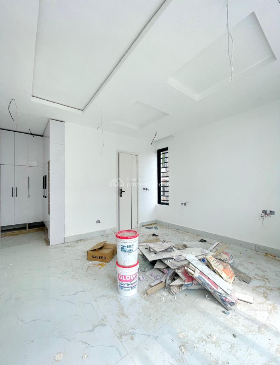 Fully Serviced Apartment with an Elevator and Fully Equipped Gym, Lekki Phase 1, Lekki, Lagos, Block of Flats for Sale
