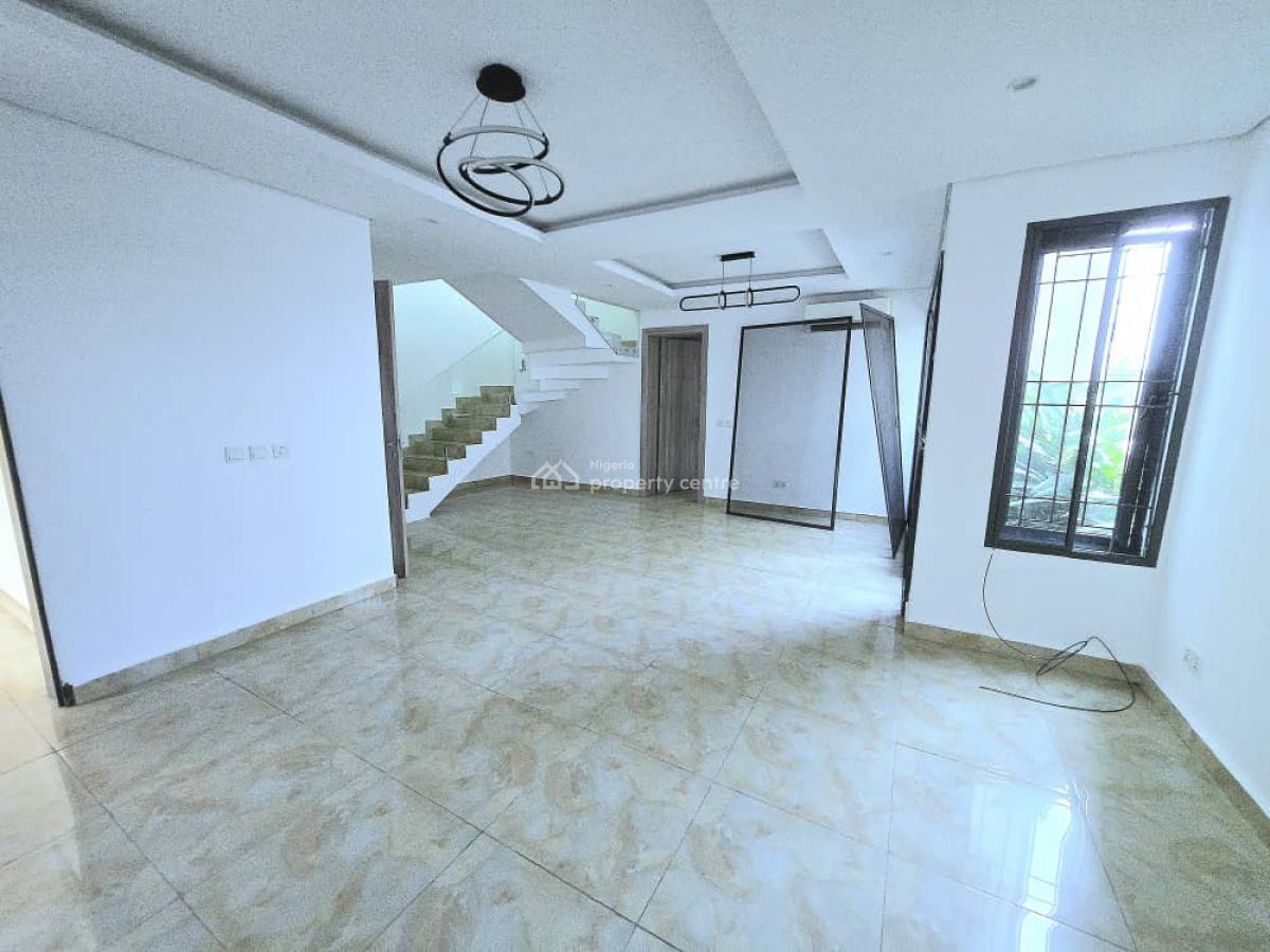 Water Front Service 4-bedroom Terrace, Lekki Phase 1, Lekki, Lagos, Terraced Duplex for Rent