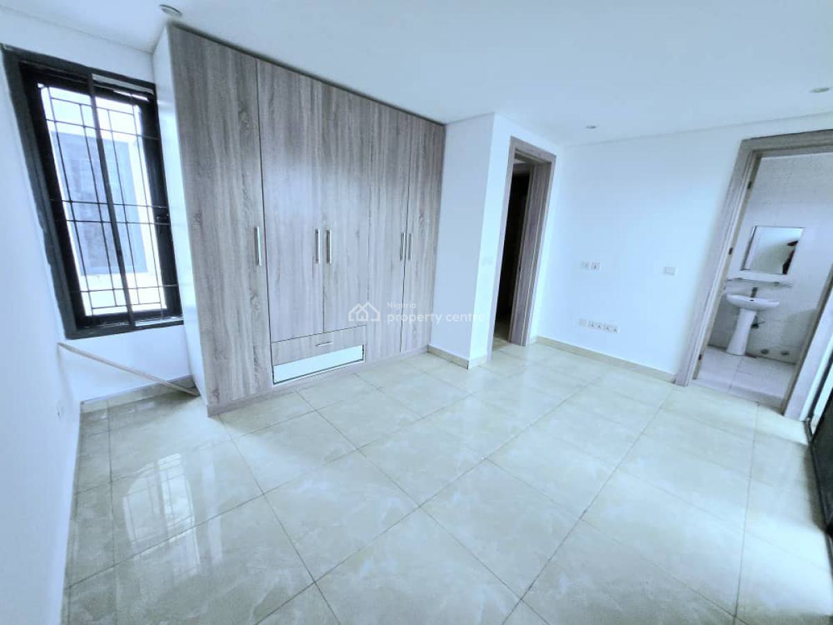 Water Front Service 4-bedroom Terrace, Lekki Phase 1, Lekki, Lagos, Terraced Duplex for Rent