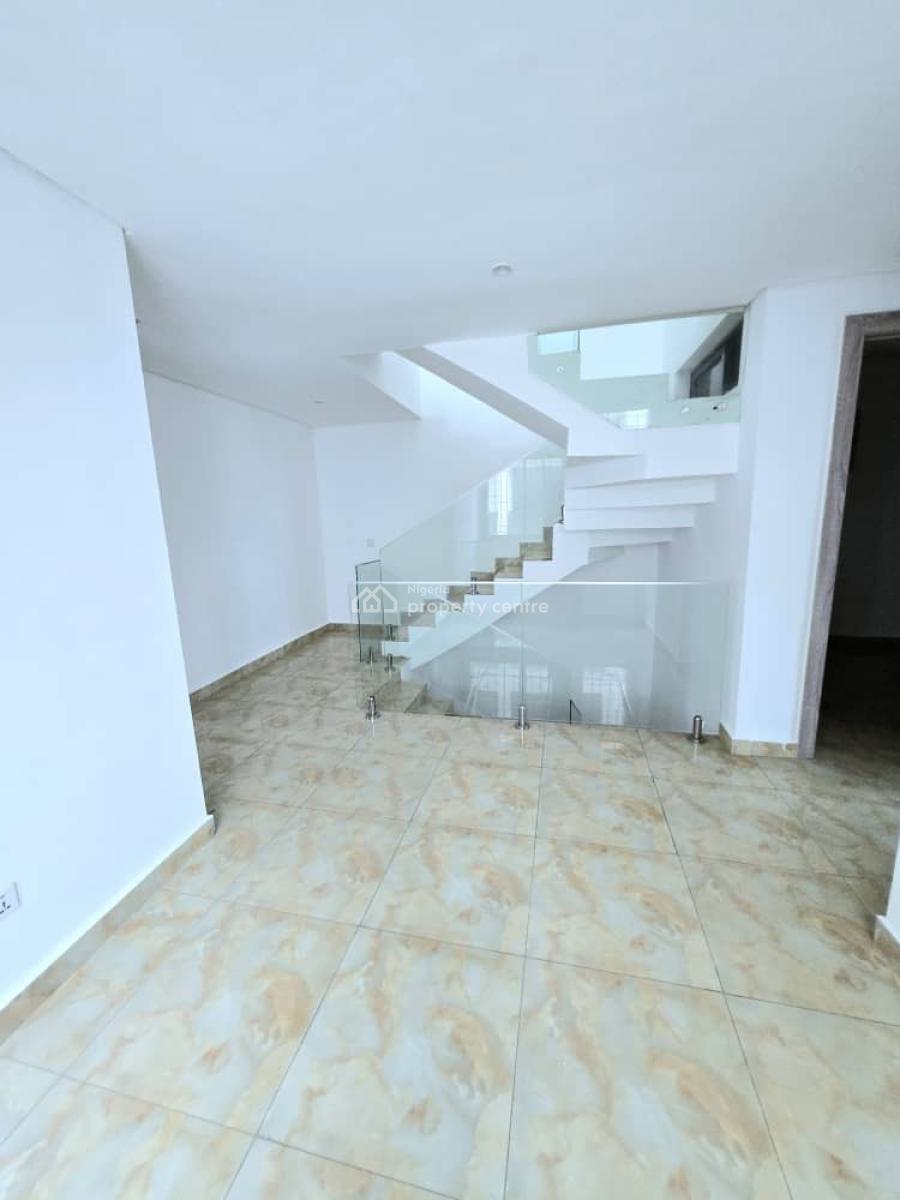 Water Front Service 4-bedroom Terrace, Lekki Phase 1, Lekki, Lagos, Terraced Duplex for Rent