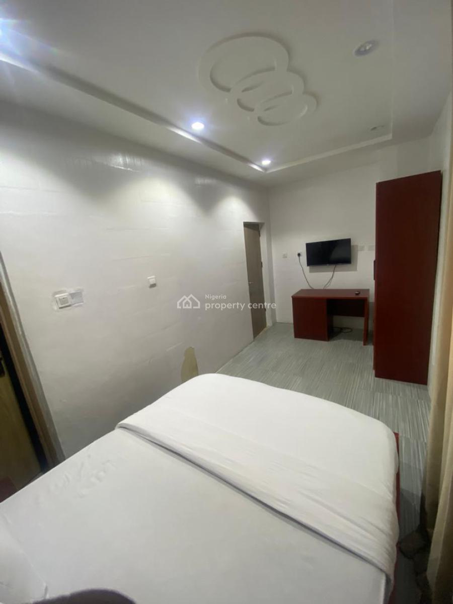 3 Rooms Space Apartment for Office Use, Olubunmi Owa, Lekki Phase 1, Lekki, Lagos, Office Space for Rent