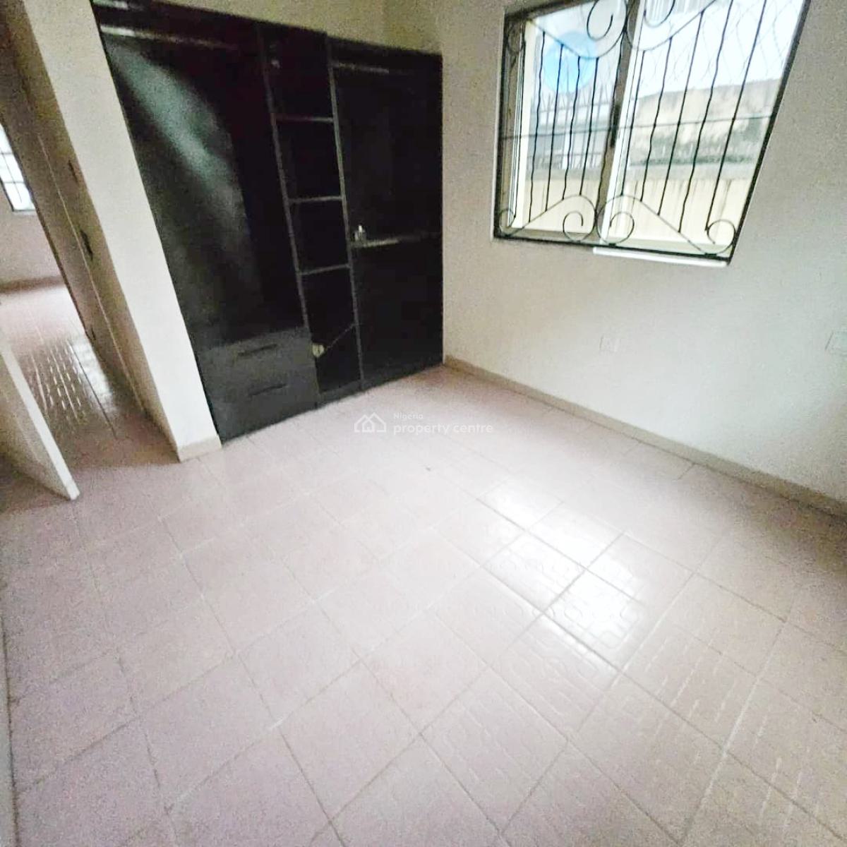 a Well Maintained Spacious 3 Bedroom Flat, Gra Phase 2, Magodo, Lagos, Flat / Apartment for Rent