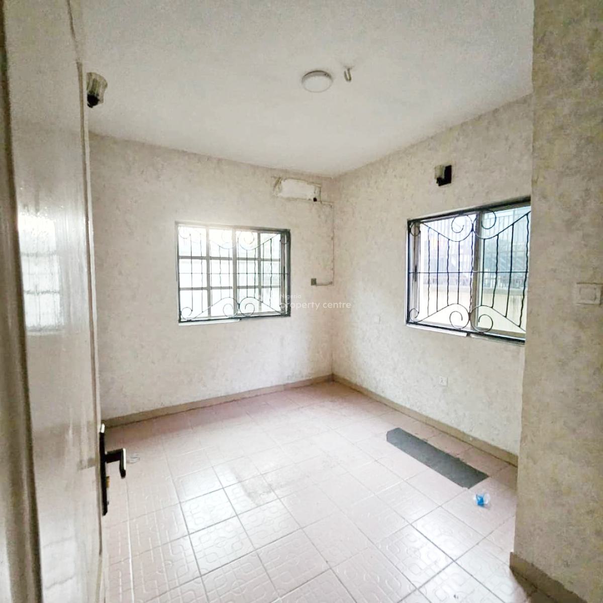 a Well Maintained Spacious 3 Bedroom Flat, Gra Phase 2, Magodo, Lagos, Flat / Apartment for Rent