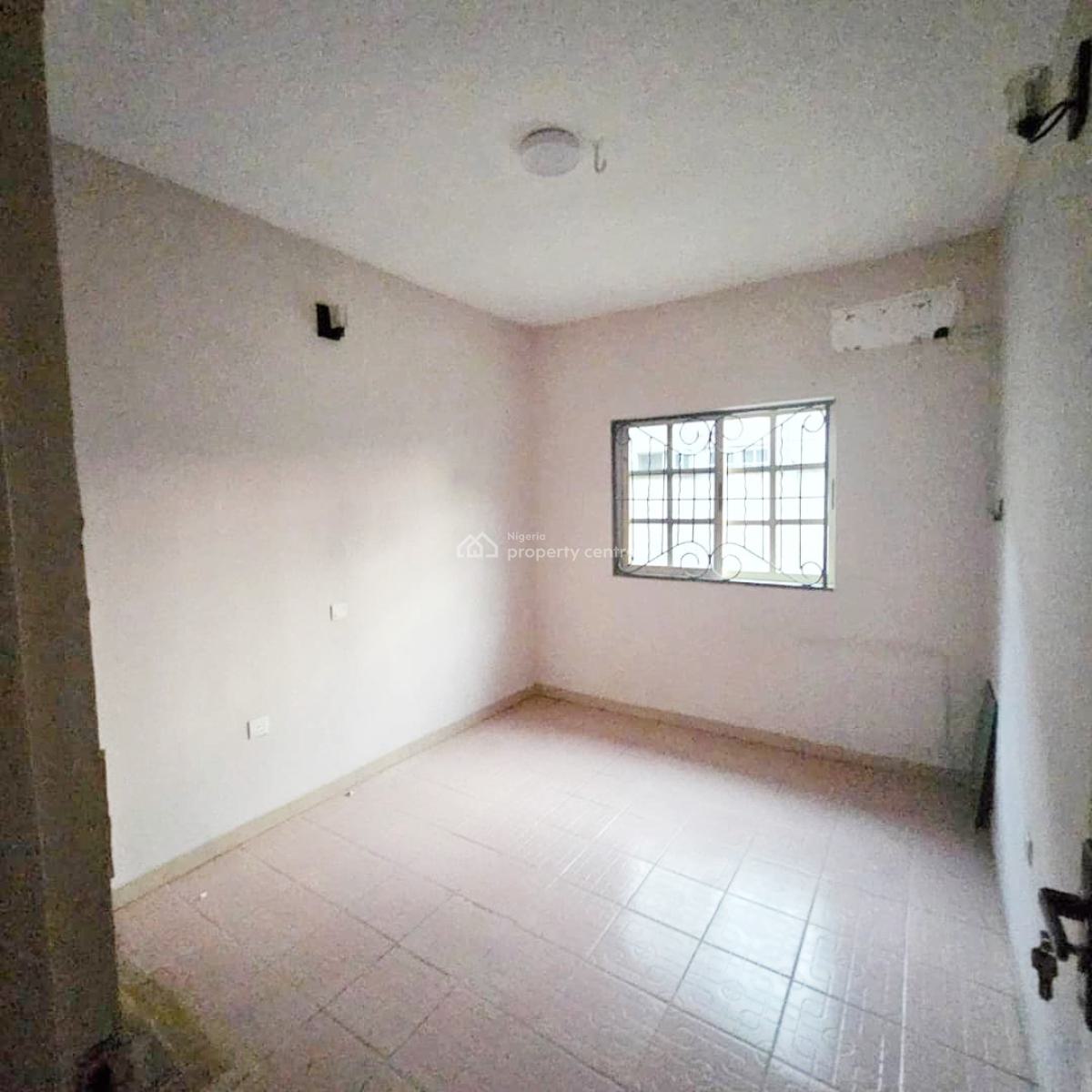 a Well Maintained Spacious 3 Bedroom Flat, Gra Phase 2, Magodo, Lagos, Flat / Apartment for Rent