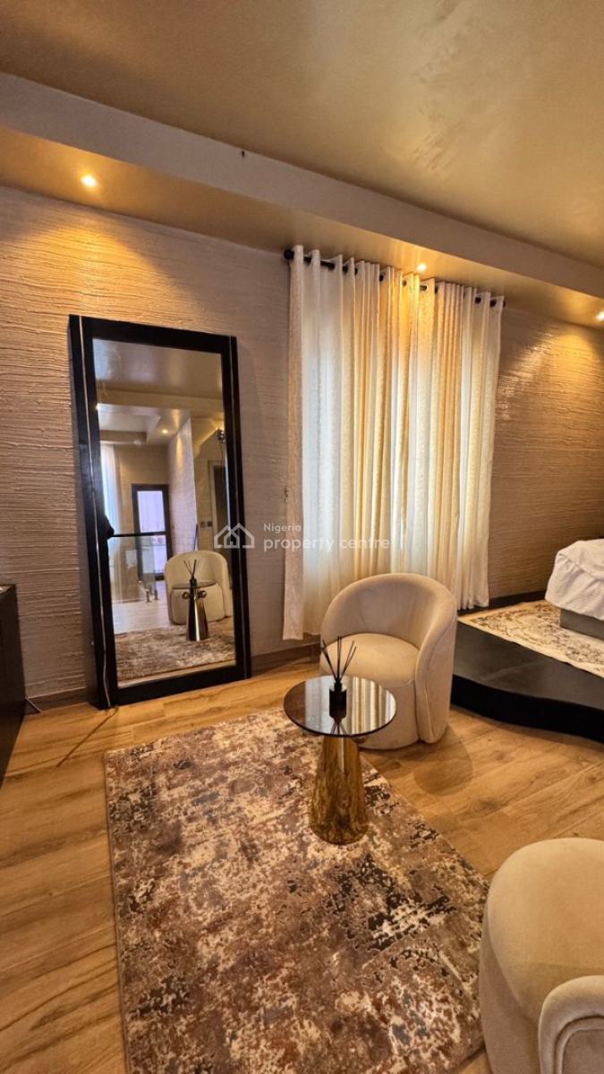 2bedroom Apartment with a Spacious Living Room with Live Plants🪴 , Di, Lekki Phase 1, Lekki, Lagos, Flat / Apartment Short Let