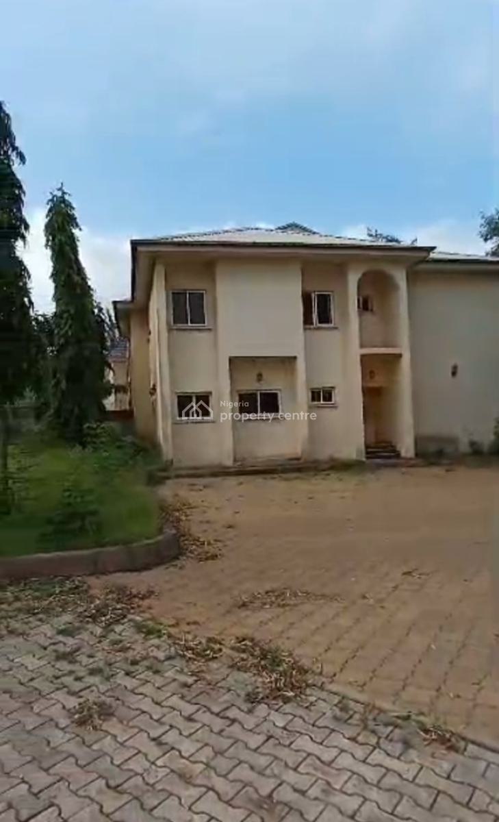 Old House Available for Outright Purchase, Asokoro District, Abuja, Detached Duplex for Sale