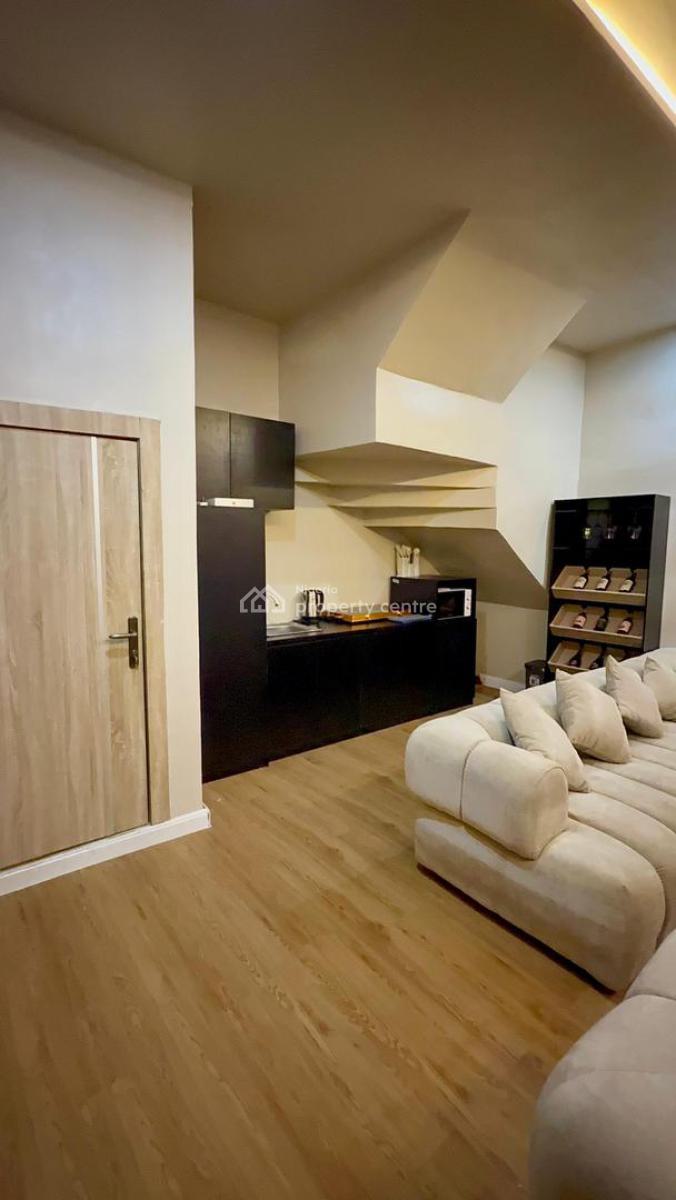 Vienna  3 Bedrooms with Swimming Pool and Snooker Available From Today, Lekki Phase 1, Lekki, Lagos, Flat / Apartment Short Let