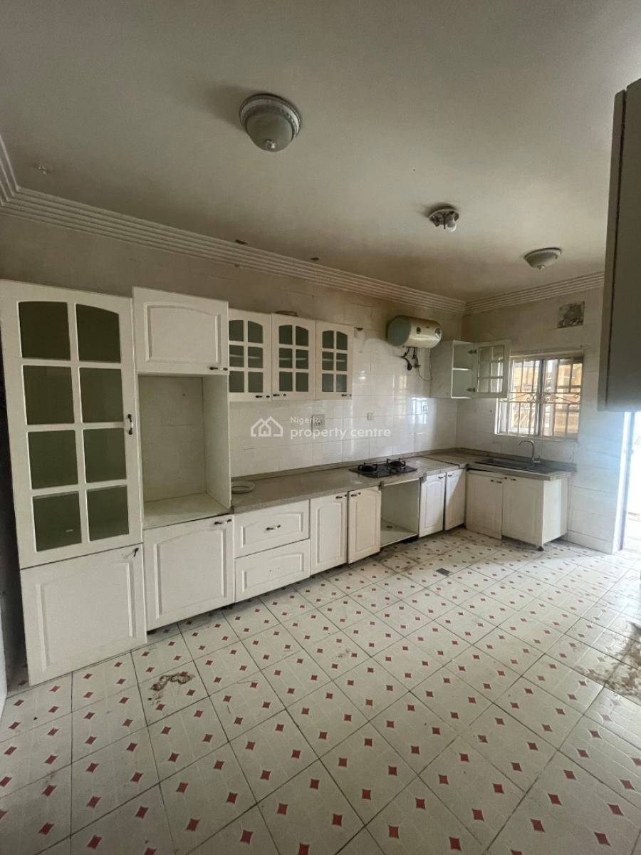 Well Finished and Spacious Three Bedroom Flat, Katampe (main), Katampe, Abuja, Flat / Apartment for Rent