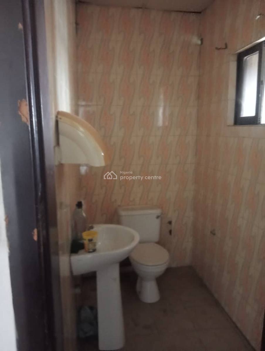 3 Bedroom Flat, All to En Suite with Guest Toilet, Akura Estate, Adeniyi Jones, Ikeja, Lagos, Flat / Apartment for Sale