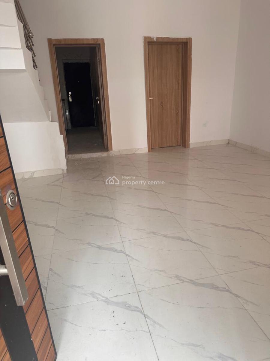 Luxury 3 Bedroom Duplex Inside Service Estate, Abraham Adesanya, Ajah, Lagos, Terraced Duplex for Rent